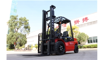 告別“油老虎”，威盛新能源叉車如何幫企業(yè)一年省出一輛奔馳？